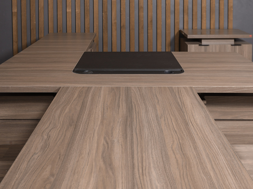 Стол руководителя ЛДСП Ясень шимо (СТРЯШ-131225)