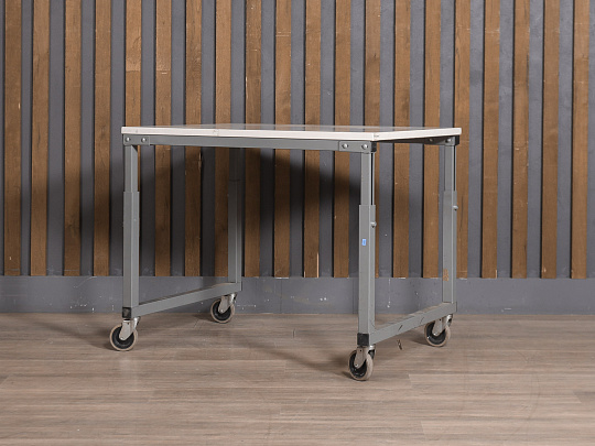 Стол прямоугольный ЛДСП Белый