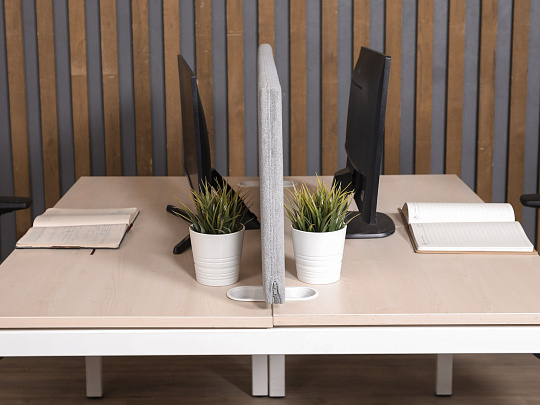 Комплект офисной мебели Kinnarps ЛДСП Клен Австрия