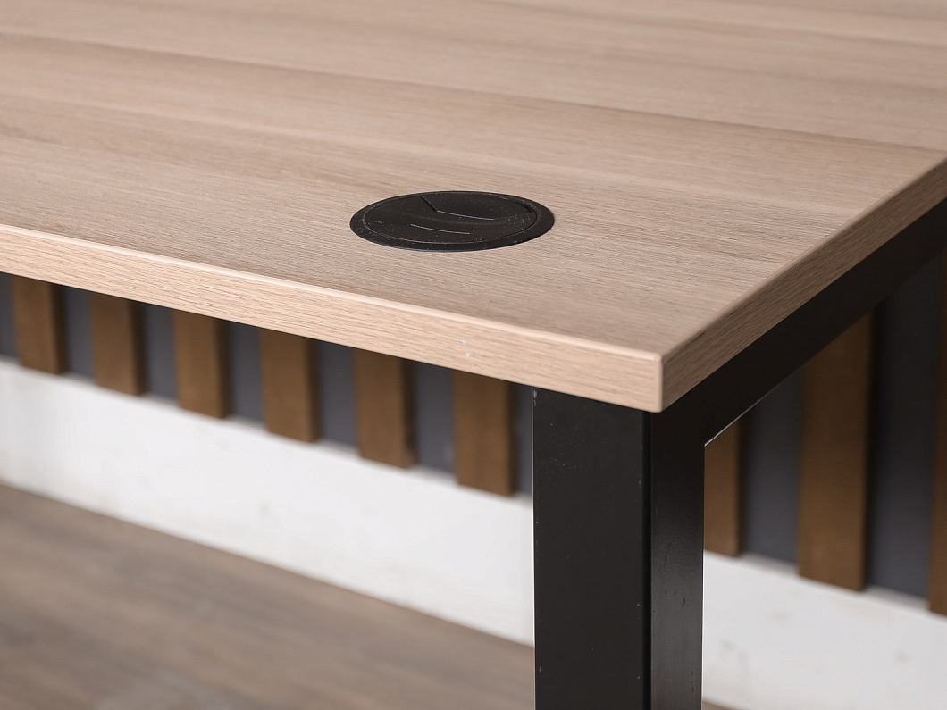 Стол прямоугольный Kinnarps ЛДСП Ясень шимо Швеция (СПЯШ-100425)