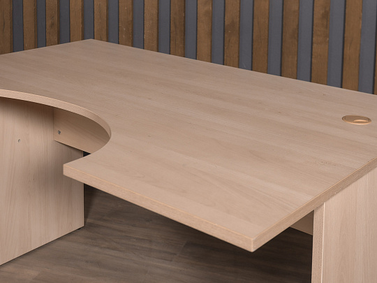 Стол эргономичный ЛДСП Дуб