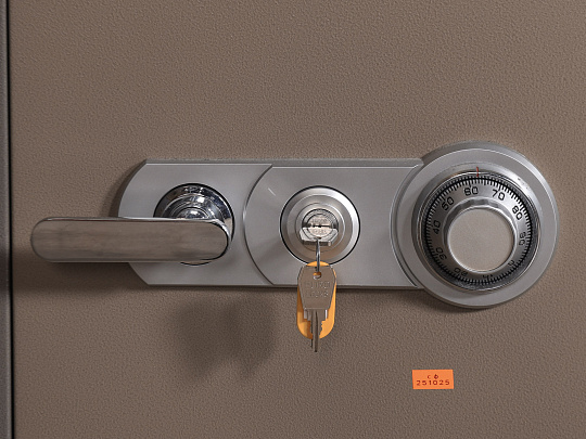 Сейф VALBERG FRS-66T KL Россия