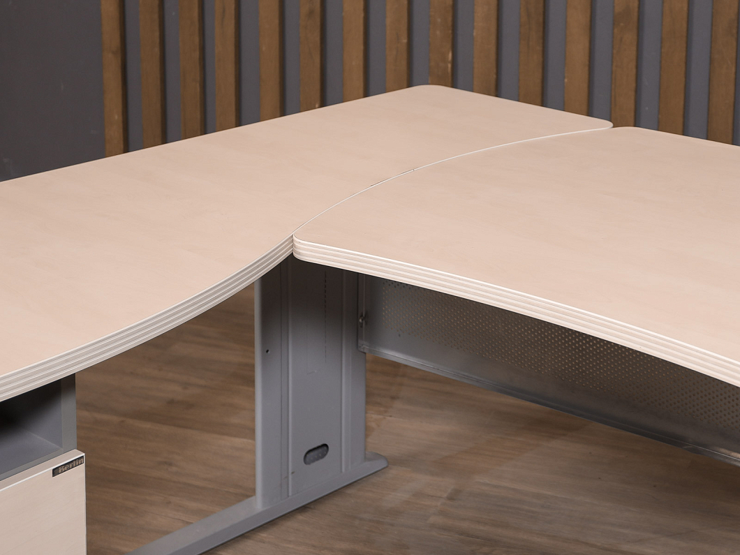 Стол с тумбой Berlin ЛДСП Дуб Россия (СПДМБ1-271225)