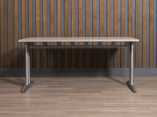 Стол прямоугольный ЛДСП Клен