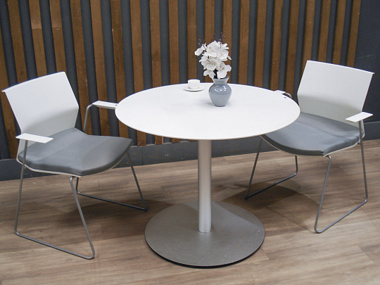 Стол для переговоров ЛДСП Белый