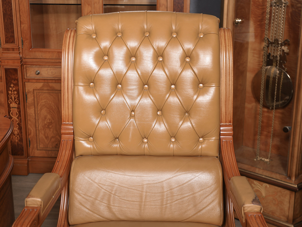 Кабинет руководителя Vicente Zaragoza Royal Массив Ольха Испания (КРОХ-271125)