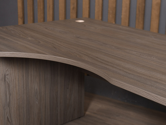 Стол эргономичный ЛДСП Ясень шимо