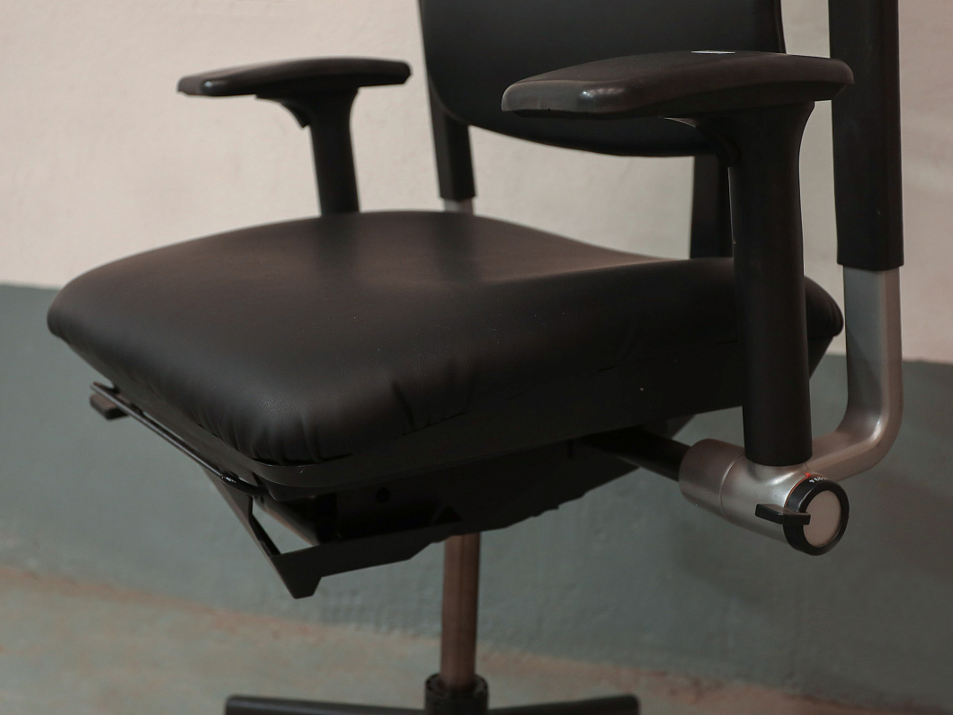 Кресло руководителя Steelcase Please 2 Ergonomic Искусственная кожа Чёрный Франция (КПЭЧ-190526)
