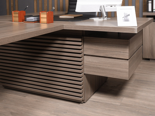 Стол руководителя ЛДСП Ясень шимо