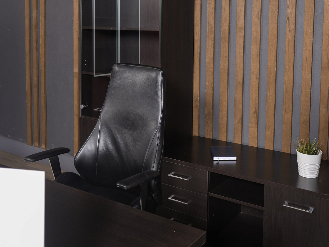 Кабинет руководителя ЛДСП Венге Россия (КРРВ-011025)