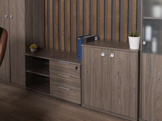 Кабинет руководителя ЛДСП Ясень шимо