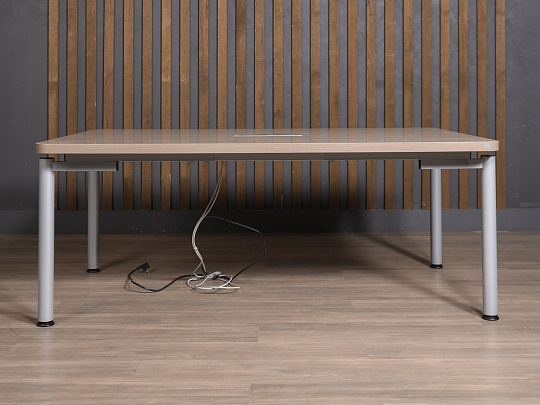 Стол для переговоров ЛДСП Клен