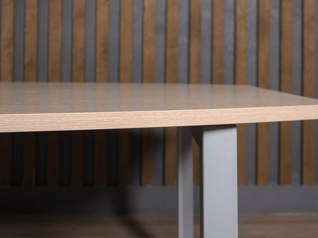 Стол для переговоров ЛДСП Белый (СРБ-261025)