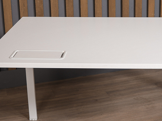 Стол прямоугольный ЛДСП Белый