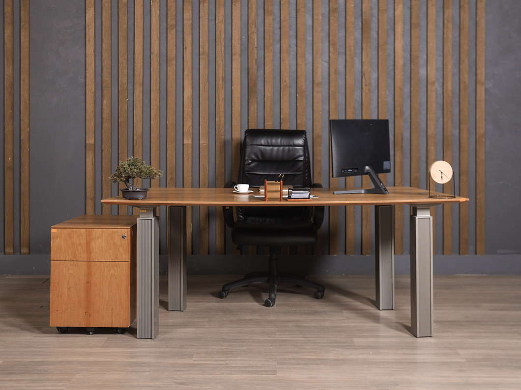 Стол с тумбой Steelcase ЛДСП Орех США (СРТОР-251025)