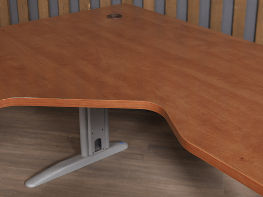 Стол эргономичный ЛДСП Вишня