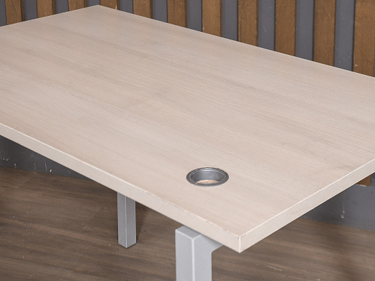 Стол прямоугольный ЛДСП Дуб