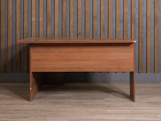 Стол угловой ЛДСП Вишня