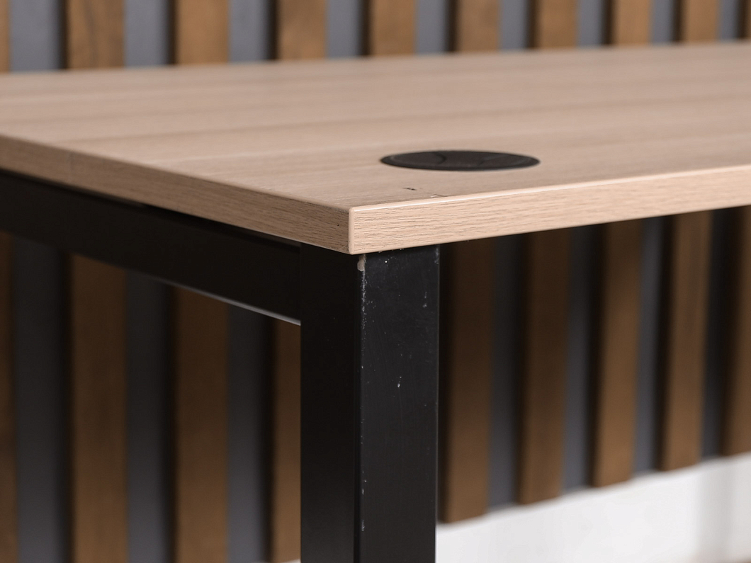 Стол прямоугольный Kinnarps ЛДСП Ясень шимо Швеция (СПЯШ-100425)