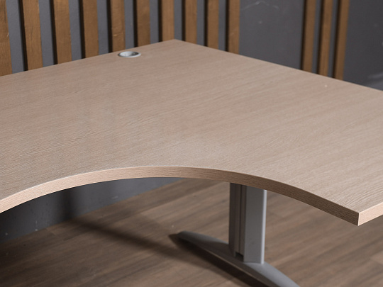 Стол угловой ЛДСП Клен