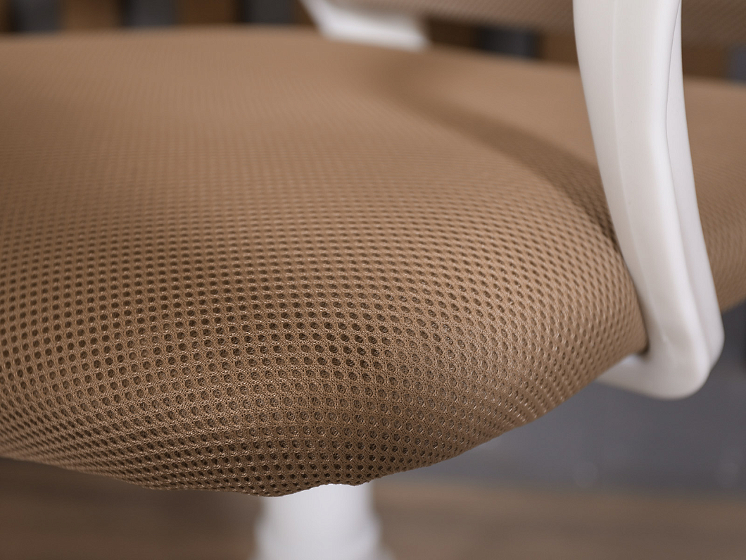 Офисное кресло OLSS Ирис Искусственная кожа Бежевый Россия (КПТБЖ-ИРИС)