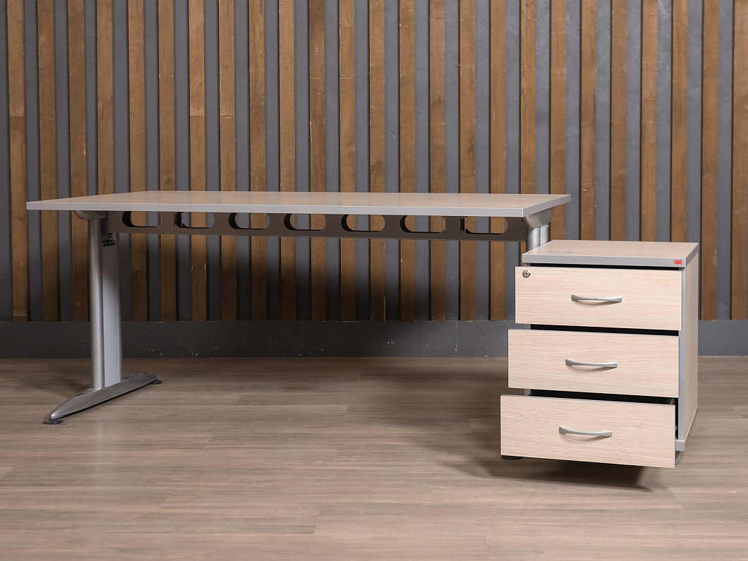 Стол с тумбой ЛДСП Клен (СТПКЛ-031225)