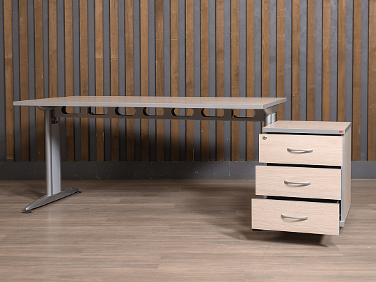 Стол с тумбой ЛДСП Клен