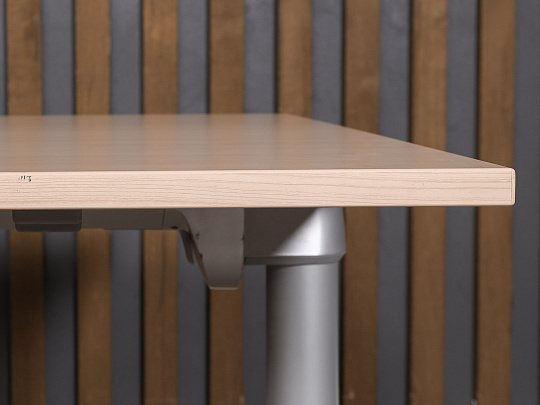 Стол прямоугольный Steelcase ЛДСП Дуб Германия