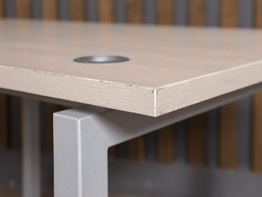 Стол прямоугольный ЛДСП Дуб