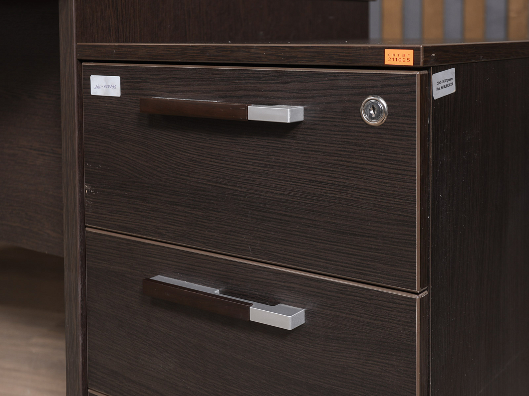 Стол с тумбой ЛДСП Венге (СПТВГ-211025)