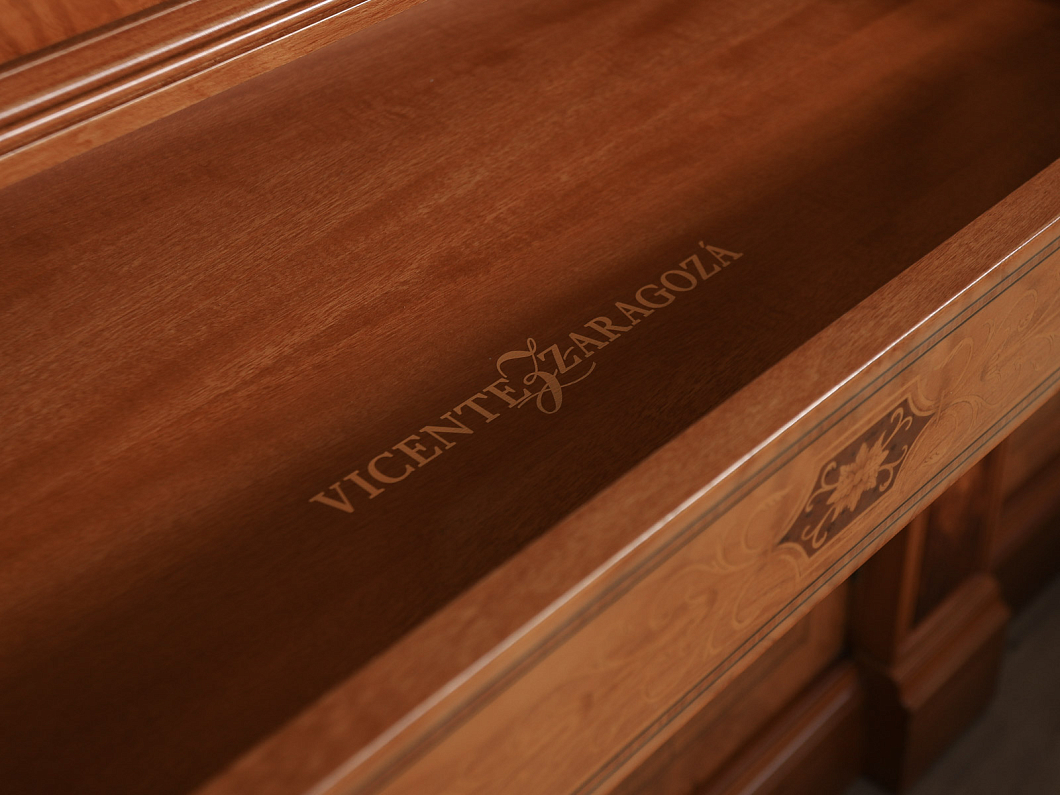 Кабинет руководителя Vicente Zaragoza Royal Массив Ольха Испания (КРОХ-271125)