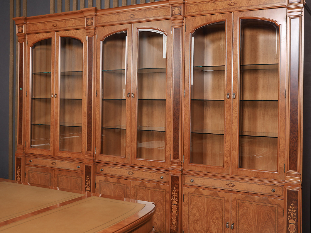 Кабинет руководителя Vicente Zaragoza Royal Массив Ольха Испания (КРОХ-271125)