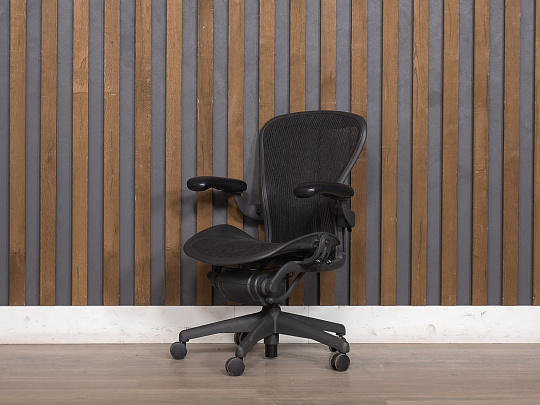 Кресло руководителя Herman Miller Aeron Сетка Чёрный США