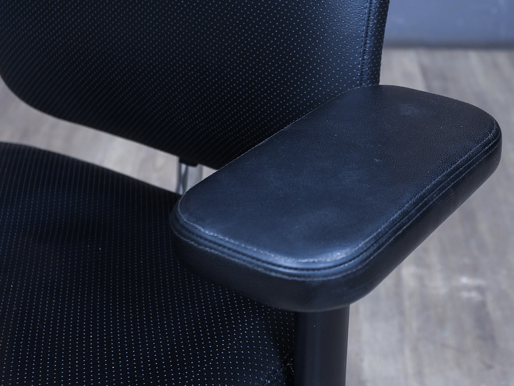 Кресло руководителя Vitra Headline Кожа Чёрный Швейцария (КДРЧ-300924)