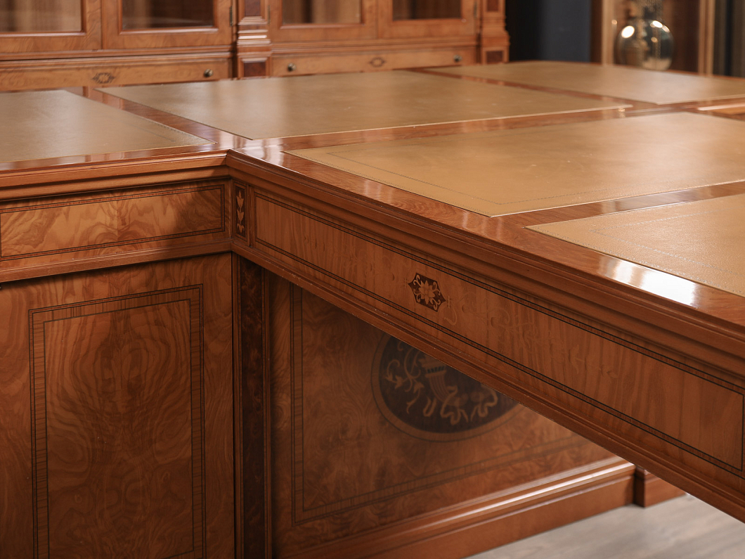 Кабинет руководителя Vicente Zaragoza Royal Массив Ольха Испания (КРОХ-271125)