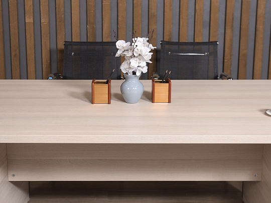 Стол для переговоров ЛДСП Клен