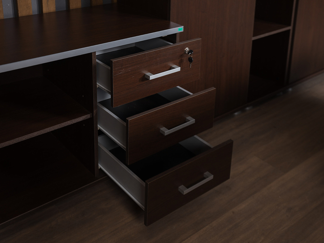 Кабинет руководителя ЛДСП Венге (КРВГ-301025)