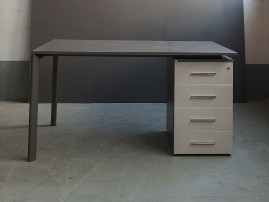 Стол с тумбой UFFIX Essence ЛДСП Серый Италия
