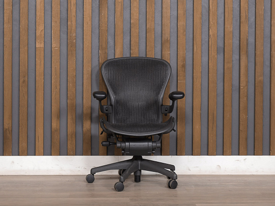 Кресло руководителя Herman Miller Aeron Сетка Чёрный США