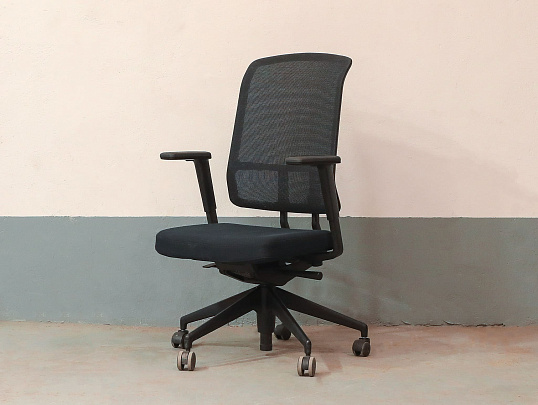 Офисное кресло Vitra AM CHAIR Ткань Чёрный Италия