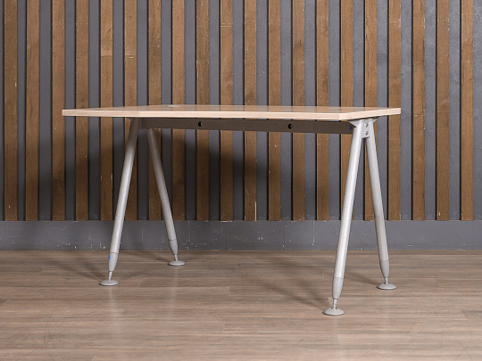 Стол эргономичный ЛДСП Бук