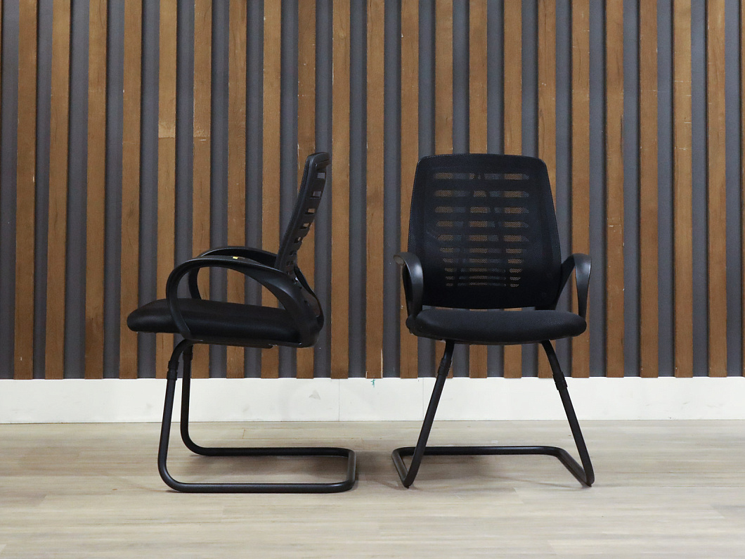 Конференц-кресло OLSS Ирис Ткань Чёрный Россия (КФТЧ-ИРИС)