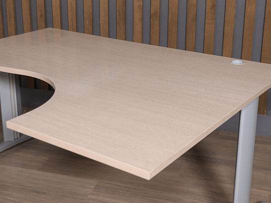 Стол угловой ЛДСП Клен