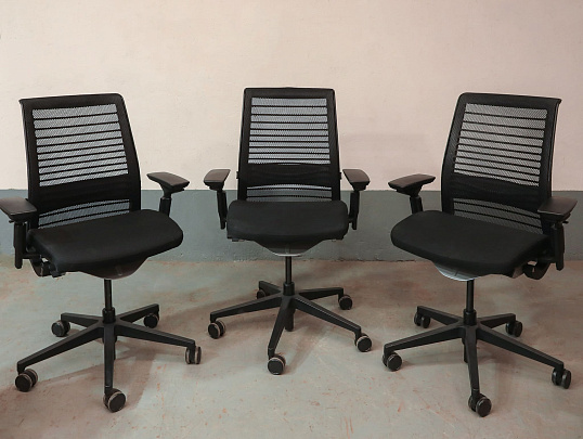 Офисное кресло Steelcase Think V2 Ткань Чёрный Франция