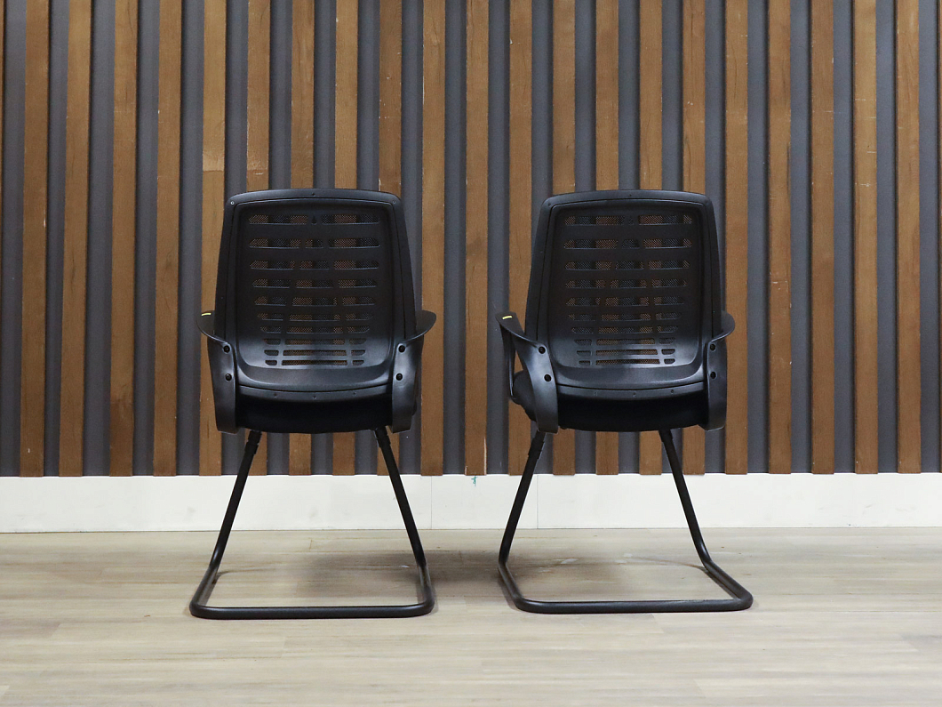 Конференц-кресло OLSS Ирис Ткань Чёрный Россия (КФТЧ-ИРИС)