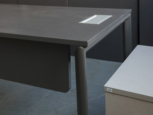 Стол с тумбой UFFIX Essence ЛДСП Серый Италия