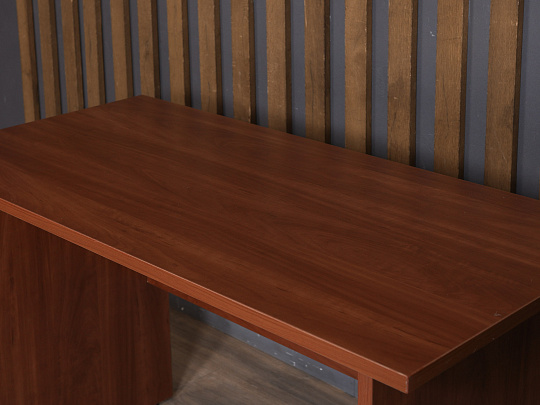 Стол прямоугольный ЛДСП Вишня