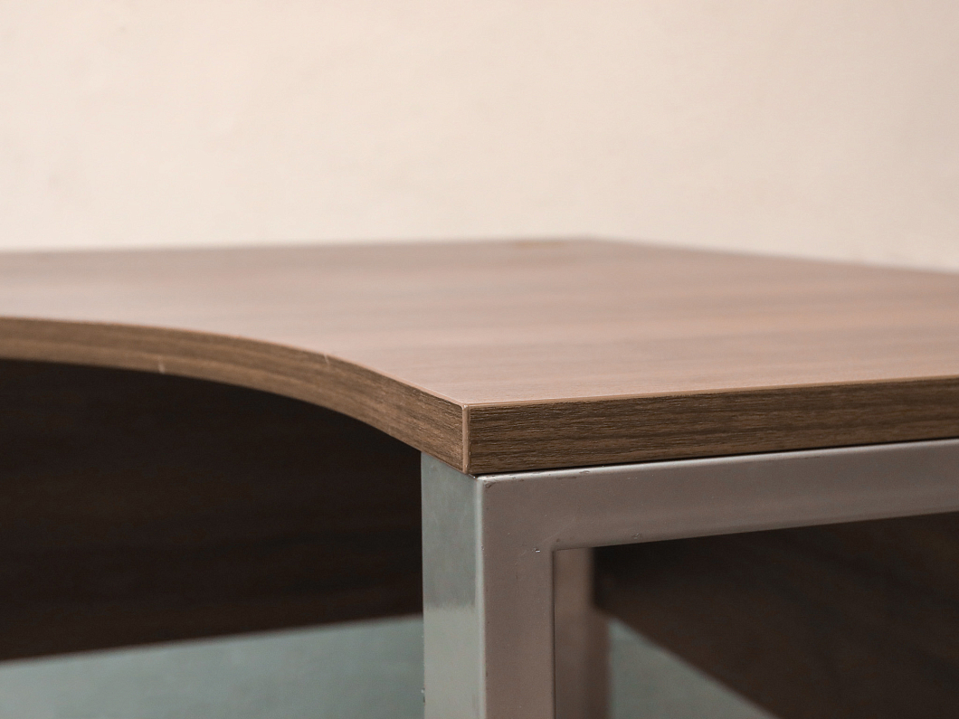Стол эргономичный ЛДСП Ясень шимо (СЭЯШ1-100826)
