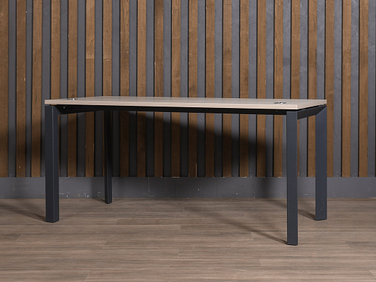 Стол прямоугольный ONIX ЛДСП Дуб Россия