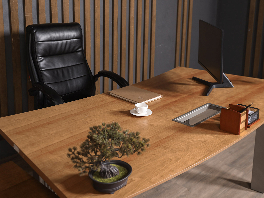 Стол с тумбой Steelcase ЛДСП Орех США (СРТОР-251025)